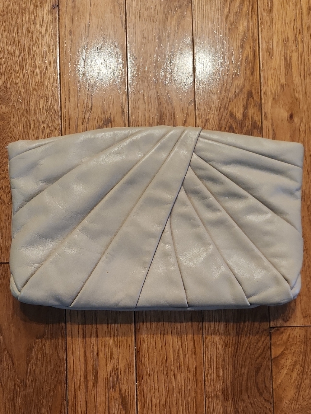 Bric’s Beige Crossbody Bag – Lightweight Everyday Purse P-005